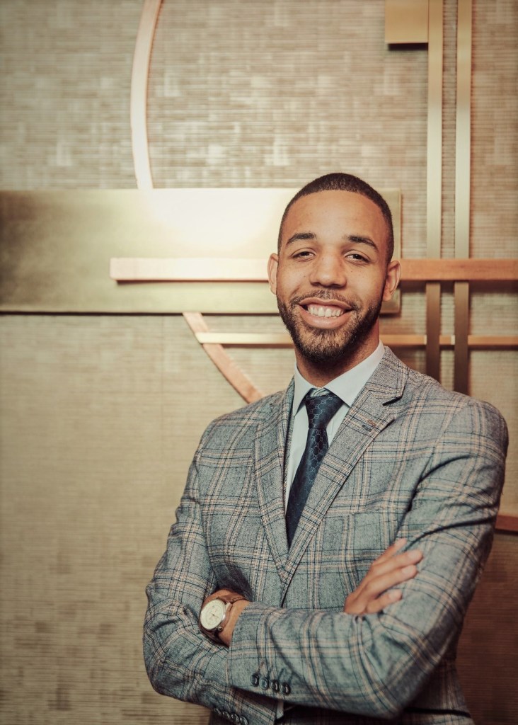 Declan Kesington leadership coach UK inspiring professionals to grow and perform